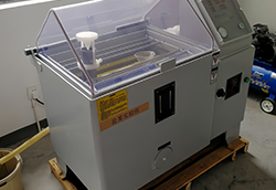 Машина для испытания металлических деталей на стойкость к солевому туману